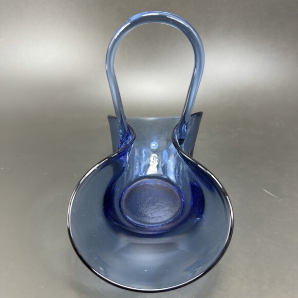 1980s Vintage Art Glass Blue Basket Dish Bowl Trinket Holder Delicate Handle VTG - Picture 7 of 12